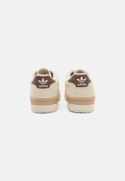 Adidas Originals Rivalry Unisex - Trainers - White/Footwear White/Dark Brown -JELLYCAT SALES 1f51f41603334db18cf6acc061ee71b0 scaled