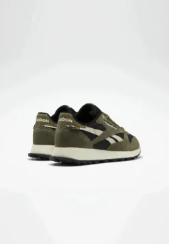 Reebok Classic Classic Leather Unisex - Trainers - Core Black Army Green Stucco -JELLYCAT SALES 4873ea9fe888489889b47a0730a390a4 scaled