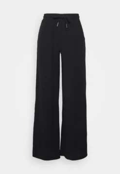 Nmjasa Wide Pant - Tracksuit Bottoms - Black -JELLYCAT SALES 5a21d5287b134e1f9cf791adf594be28 scaled