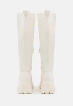 Even&Odd Platform Boots - White 9 Even&Odd Platform Boots - White -JELLYCAT SALES 5ebdbbf0308c4d739842f577b282463b scaled