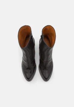 Chie Mihara Fayu - Platform Ankle Boots -JELLYCAT SALES 7e429422264b41a282470a2b5c7b26ee scaled