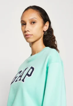 Heritage Crew - Sweatshirt - Aqua Light -JELLYCAT SALES 800086ab87e5400d8dc32abec80d2d04 scaled