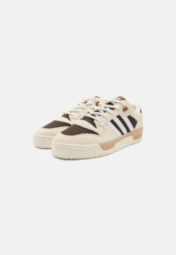 Adidas Originals Rivalry Unisex - Trainers - White/Footwear White/Dark Brown -JELLYCAT SALES 8f687157e473430bafed7523b52eb603 scaled