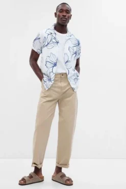 Gap Navy Seersucker Short Sleeve Vacay Shirt