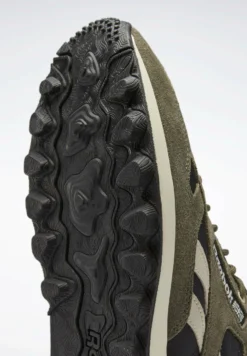 Reebok Classic Classic Leather Unisex - Trainers - Core Black Army Green Stucco -JELLYCAT SALES a4dda3552eca4d9ab645c5fc3b2420f8 scaled