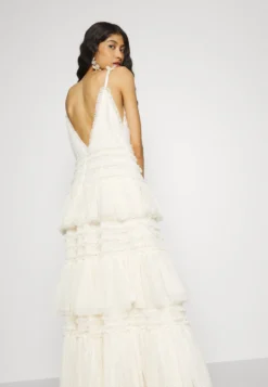 Needle & Thread ExclusiveCandice Gown - Occasion Wear - Cream -JELLYCAT SALES e4087b176a664207802cce180b1ce91f scaled